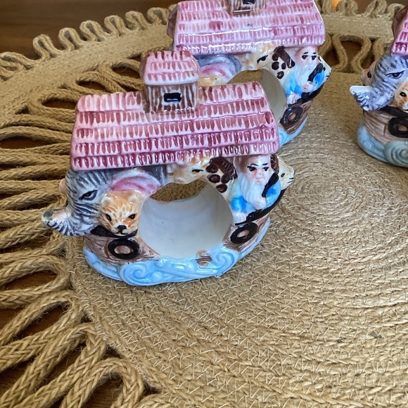 Whimsical Set of 4 Noah’s Ark Ceramic Napkin Ring Holders - Picture 3 of 9